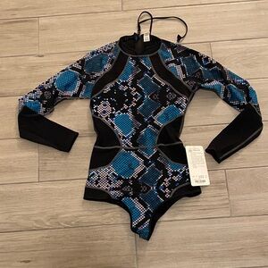 BNWT Lululemon paddle one piece size 6